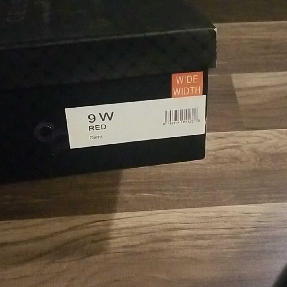 Size 9 wide, red bootie boots.